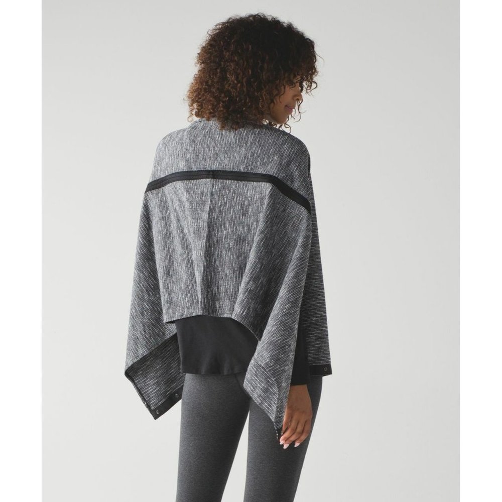 Lululemon- Vinyasa Wrap Cardigan - Women's Cozy Layer - Picture 3 of 8